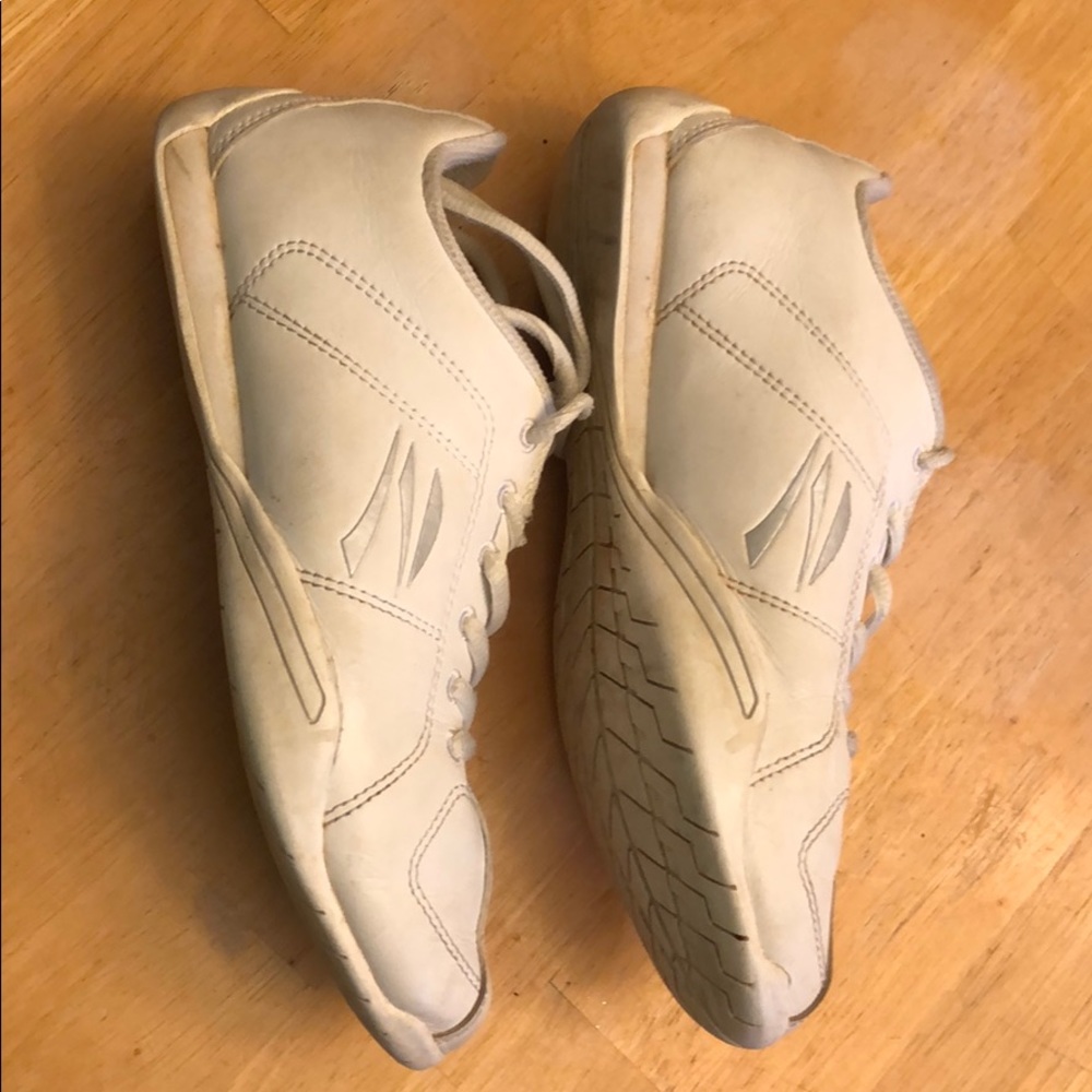 Cheerleading shoes - Picture 3 of 7